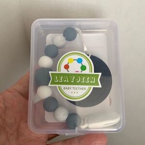 Leayjeen silicone baby teether NWT